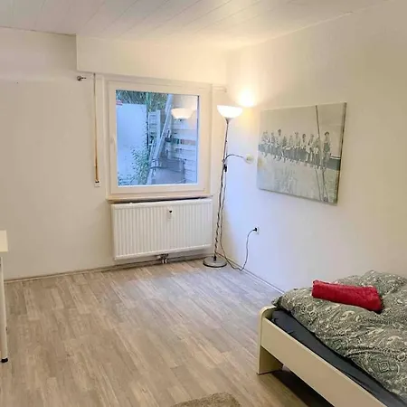 Einzelzimmer In Einem Bungalow Проживание в семье